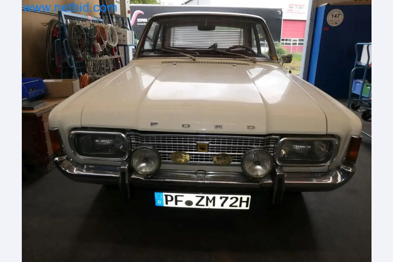 Metaalbewerkingsmachines, voertuigen en bedrijfs- en kantooruitrusting-10