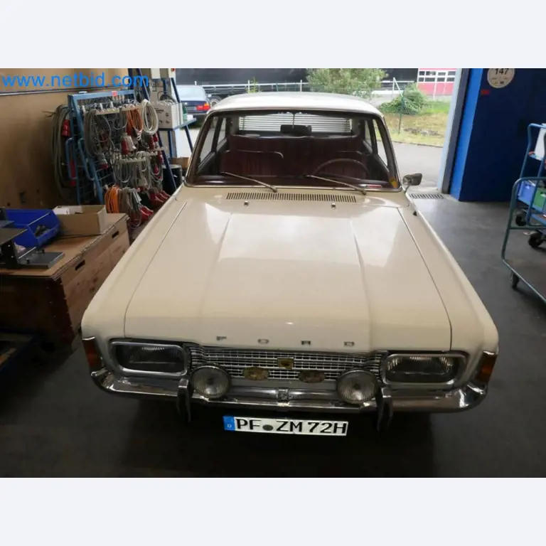 Metaalbewerkingsmachines, voertuigen en bedrijfs- en kantooruitrusting-11