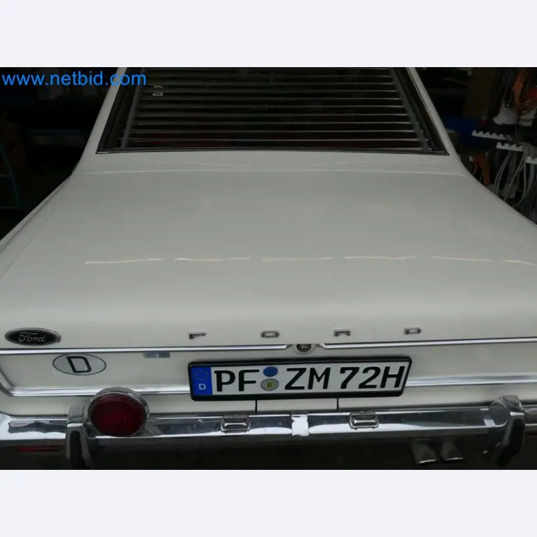 Metaalbewerkingsmachines, voertuigen en bedrijfs- en kantooruitrusting-20