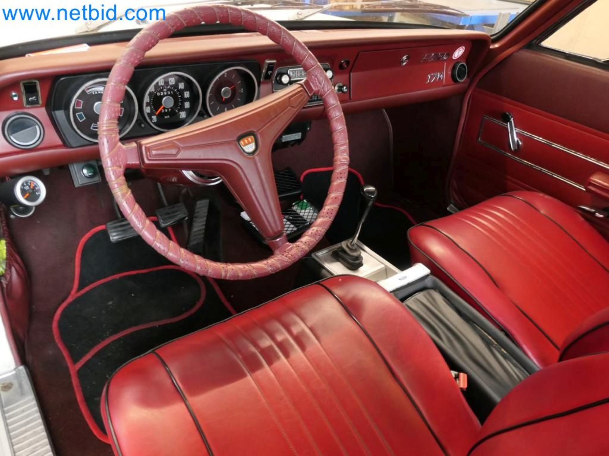 Kovozpracující stroje, vozidla a provozní a kancelářské vybavení-31