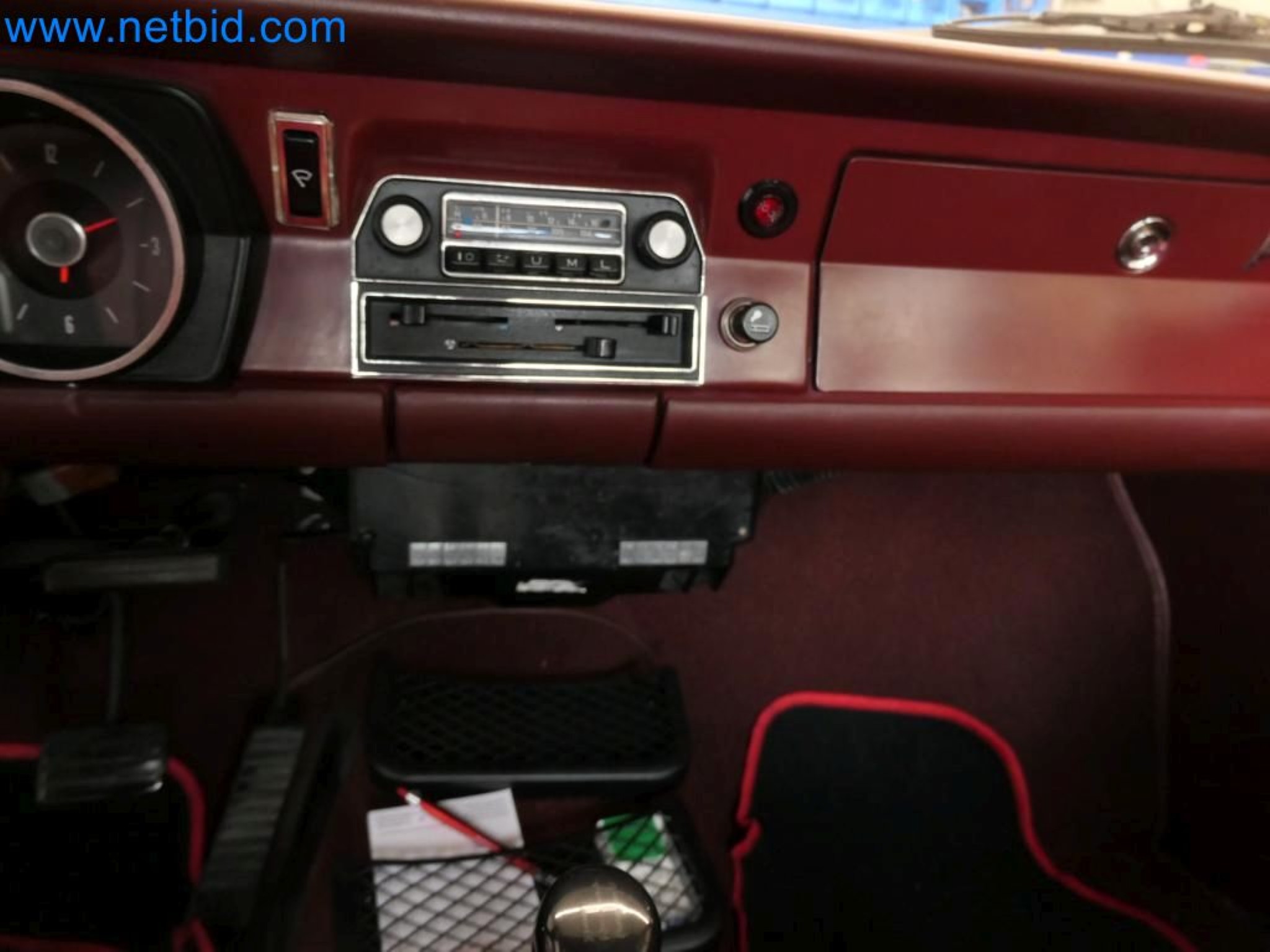 Kovozpracující stroje, vozidla a provozní a kancelářské vybavení-33