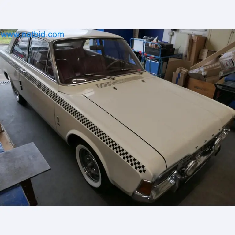 Metaalbewerkingsmachines, voertuigen en bedrijfs- en kantooruitrusting-6
