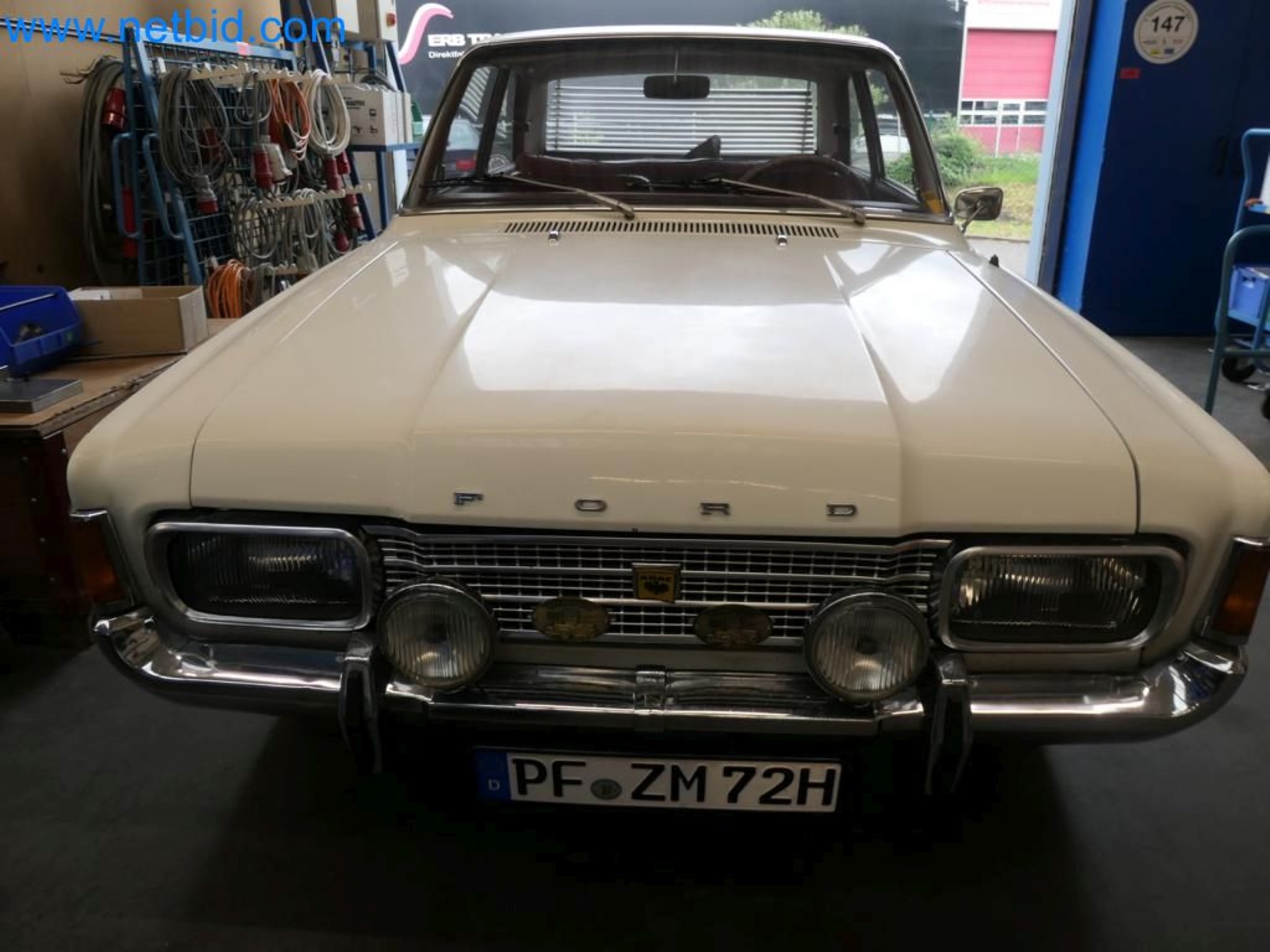 Kovozpracující stroje, vozidla a provozní a kancelářské vybavení-9