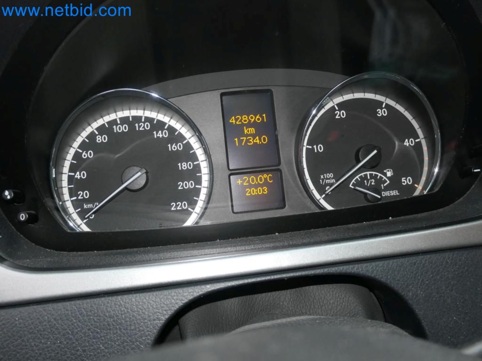 Kovozpracující stroje, vozidla a provozní a kancelářské vybavení-3