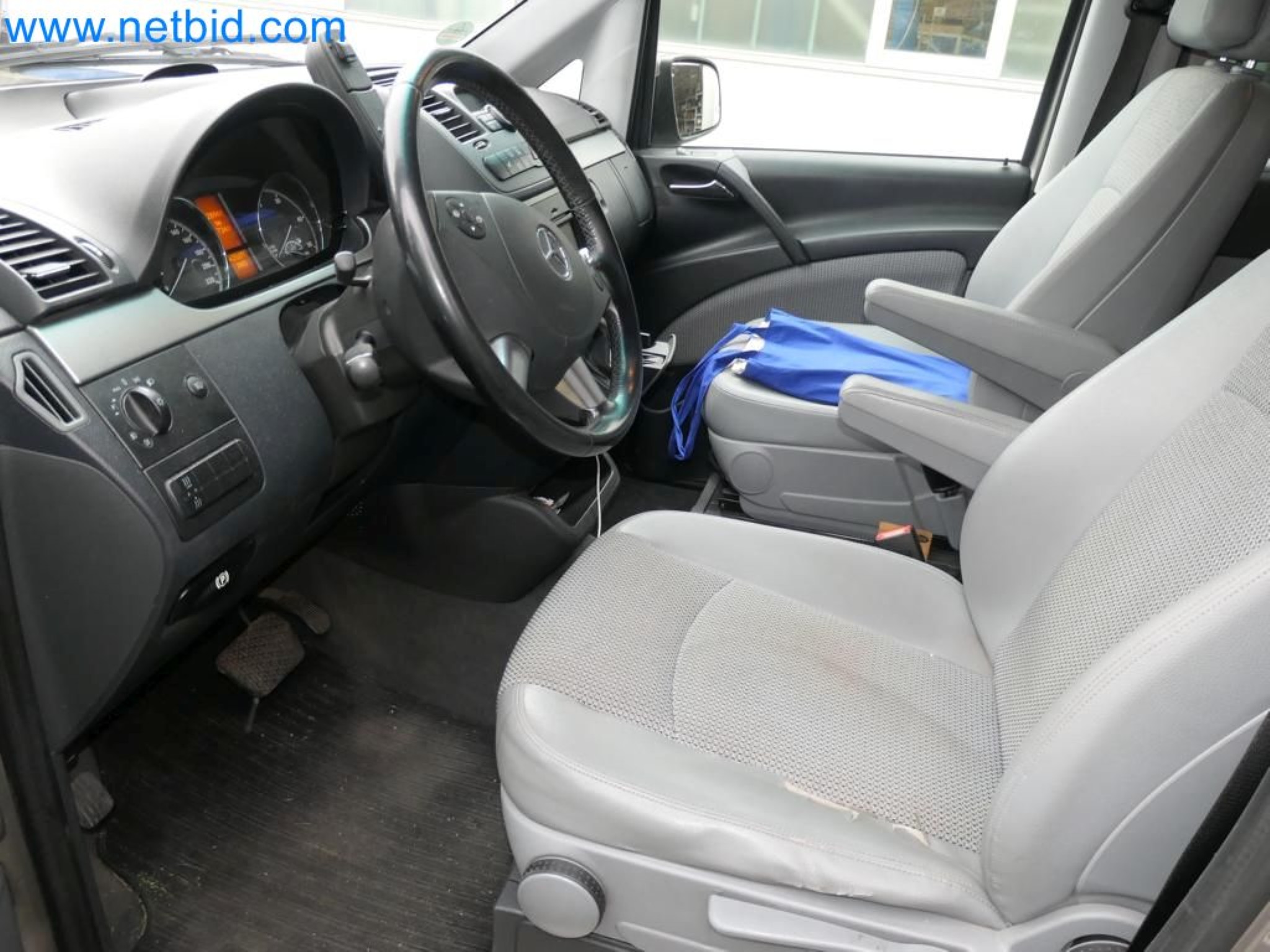 Kovozpracující stroje, vozidla a provozní a kancelářské vybavení-5