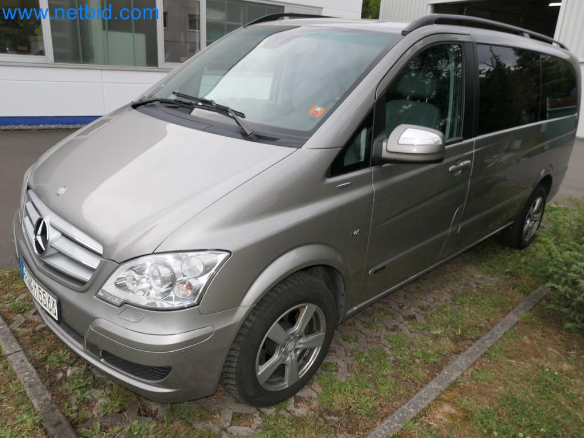 Kovozpracující stroje, vozidla a provozní a kancelářské vybavení-8