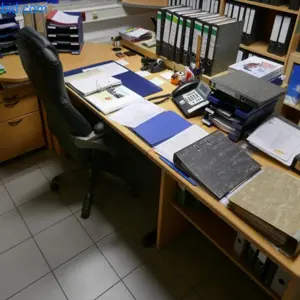Psací stůl (vydáno dne 02.09.25)