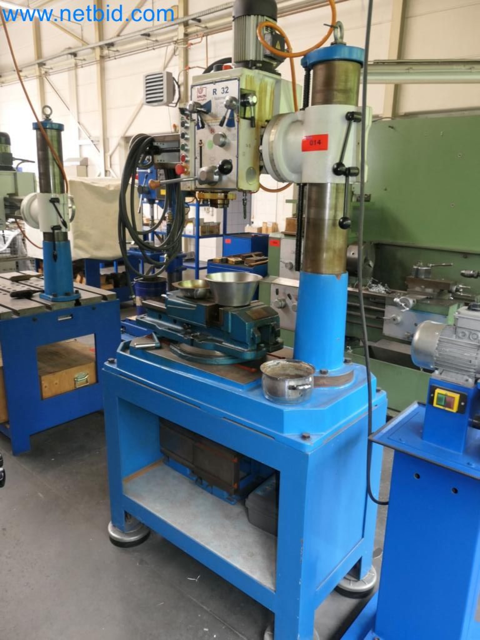 Kovozpracující stroje, vozidla a provozní a kancelářské vybavení-4