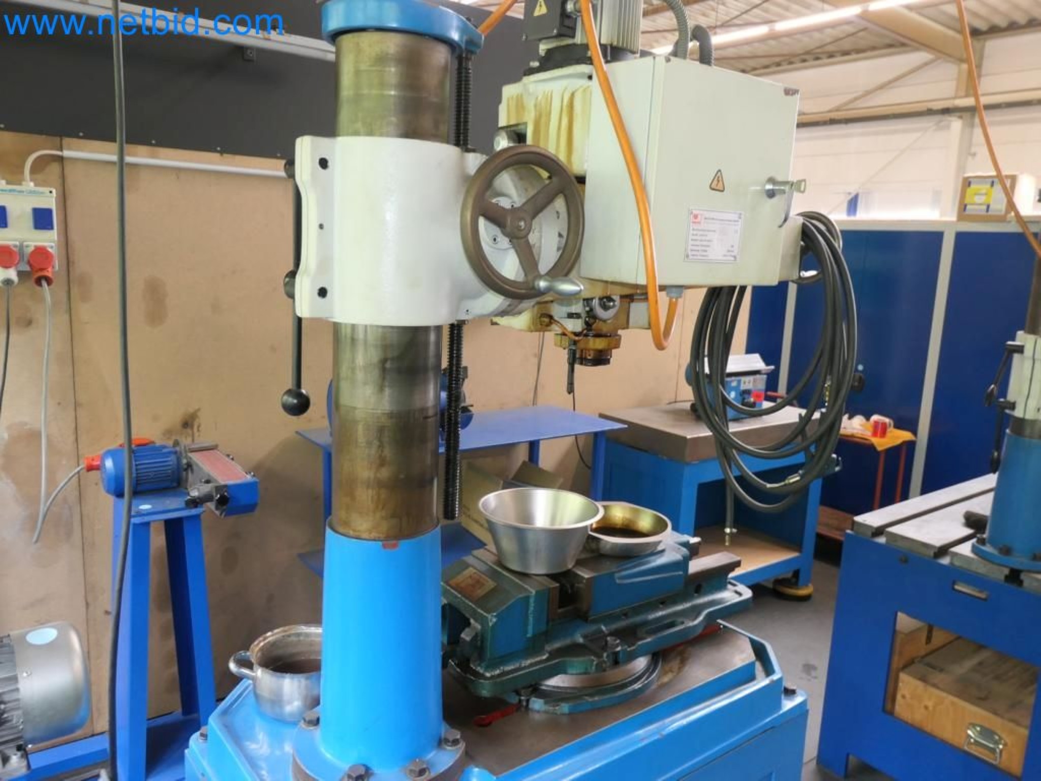 Kovozpracující stroje, vozidla a provozní a kancelářské vybavení-6