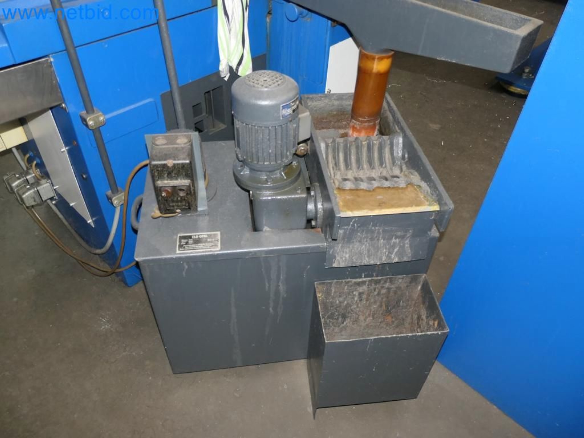 Kovozpracující stroje, vozidla a provozní a kancelářské vybavení-5