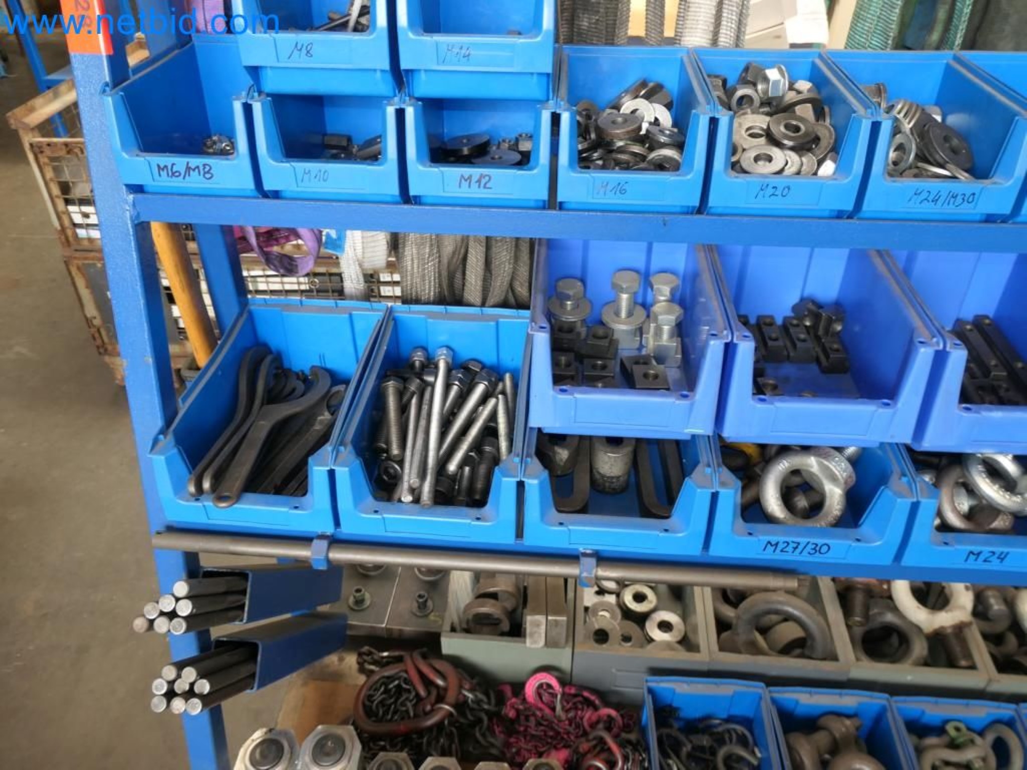 Kovozpracující stroje, vozidla a provozní a kancelářské vybavení-4