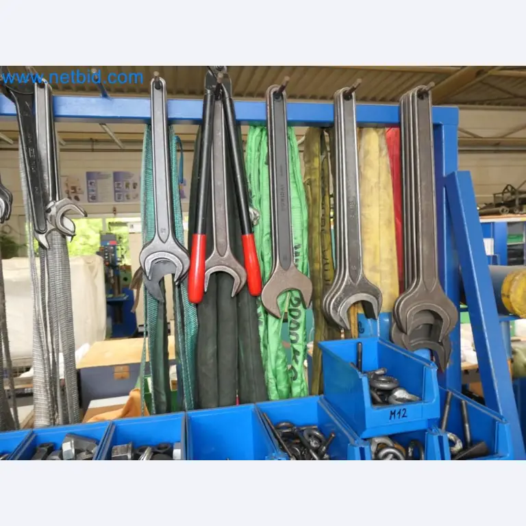 Metaalbewerkingsmachines, voertuigen en bedrijfs- en kantooruitrusting-7