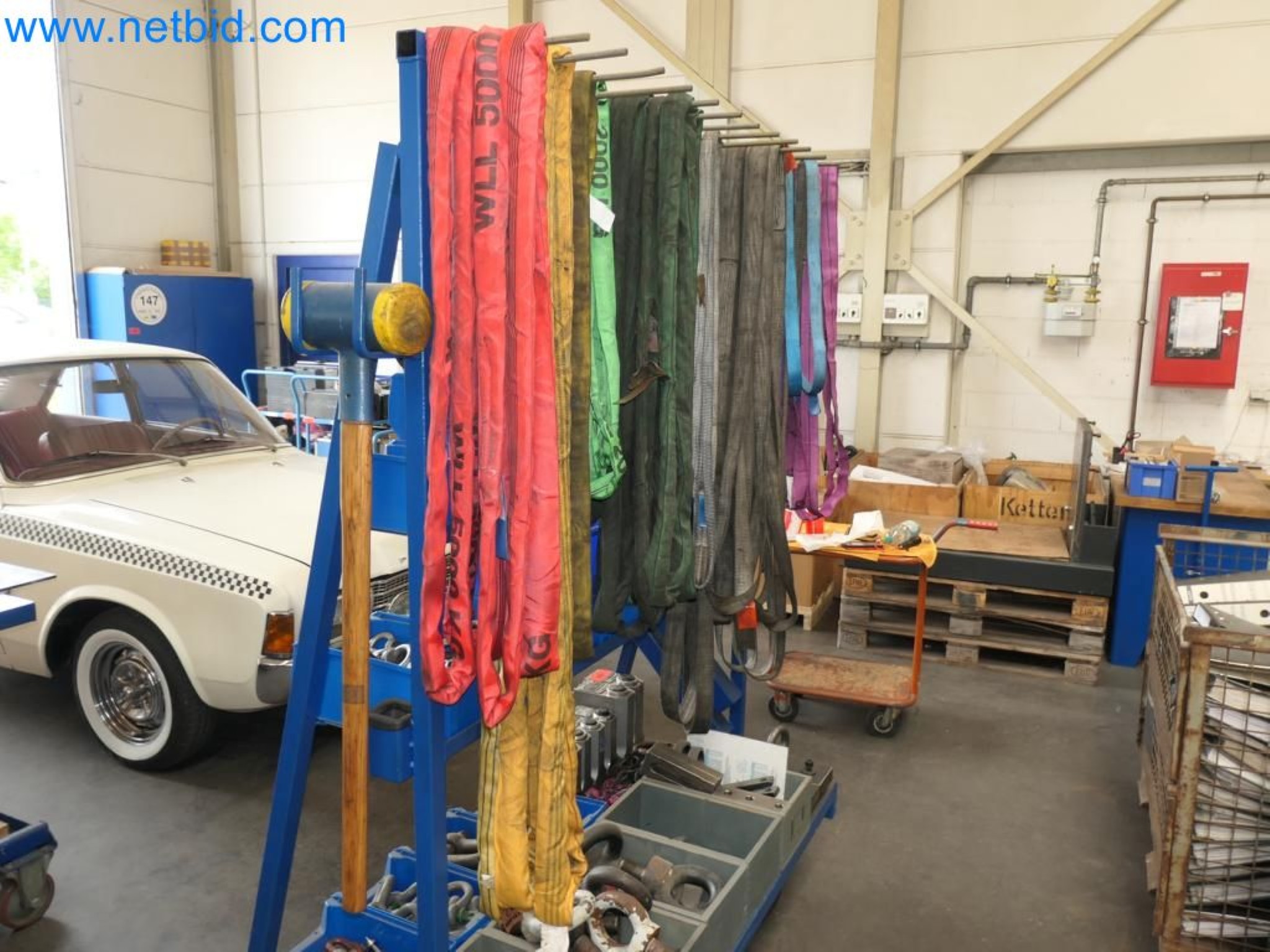 Kovozpracující stroje, vozidla a provozní a kancelářské vybavení-8