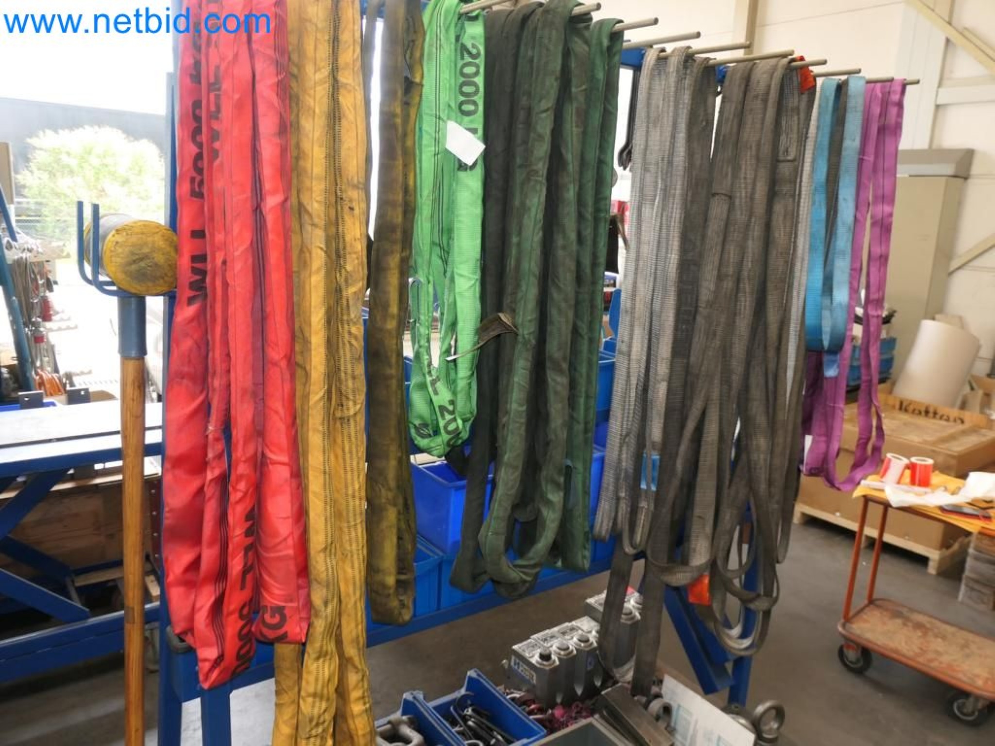 Kovozpracující stroje, vozidla a provozní a kancelářské vybavení-9