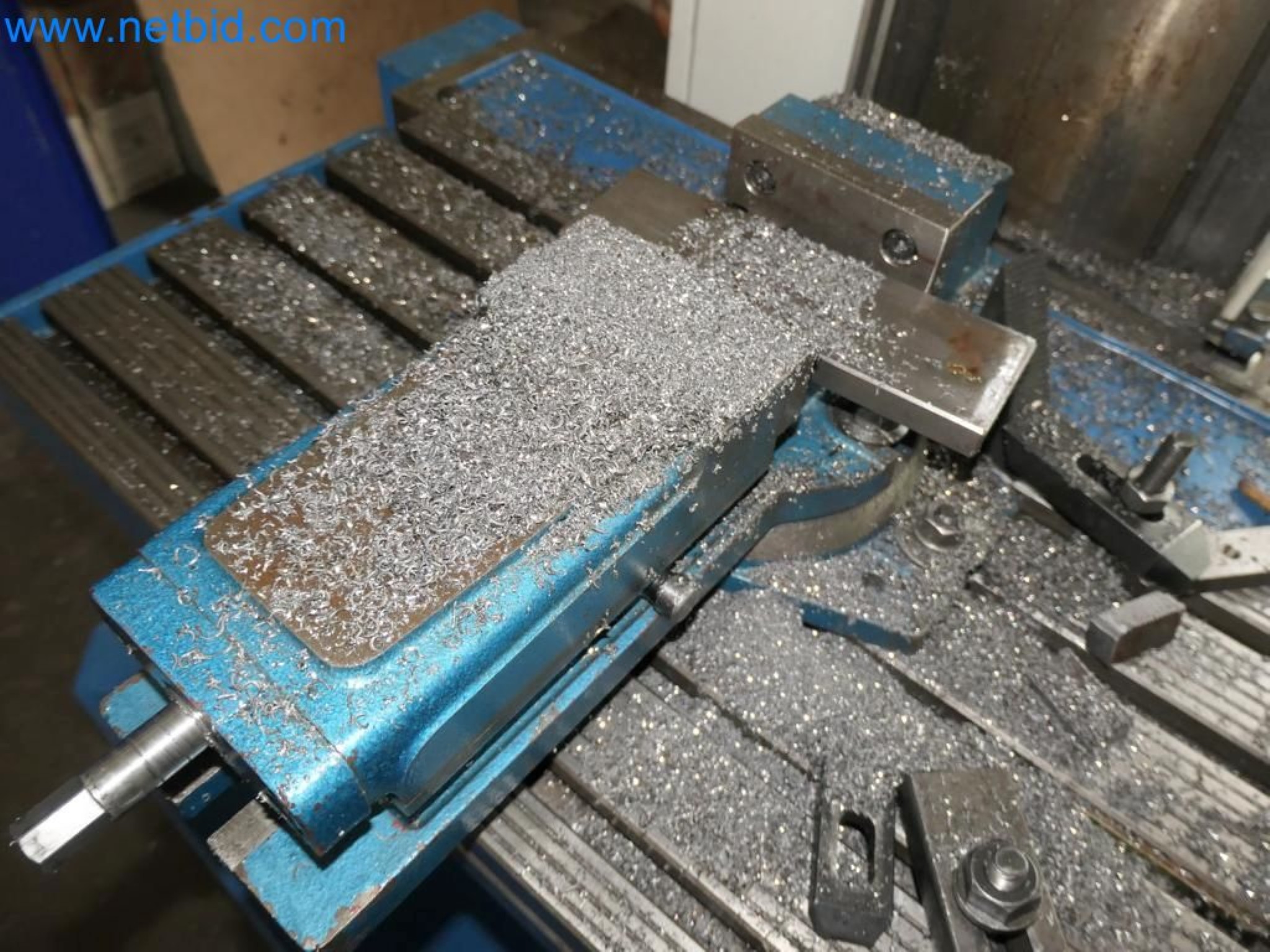 Kovozpracující stroje, vozidla a provozní a kancelářské vybavení-4