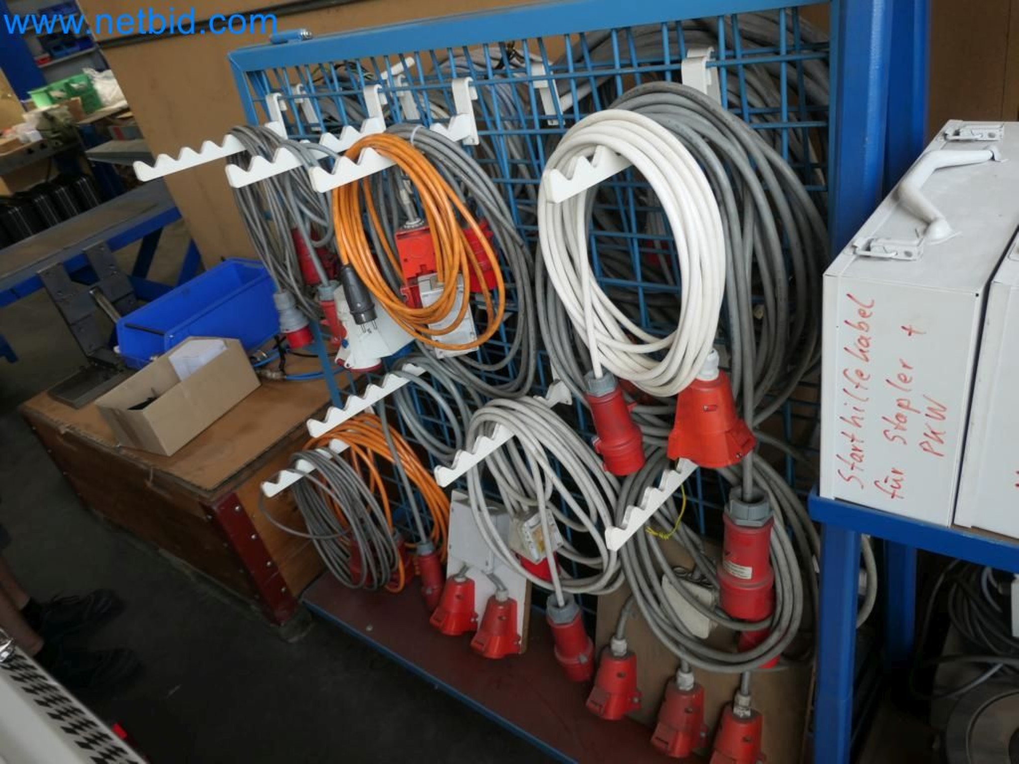 Kovozpracující stroje, vozidla a provozní a kancelářské vybavení-1