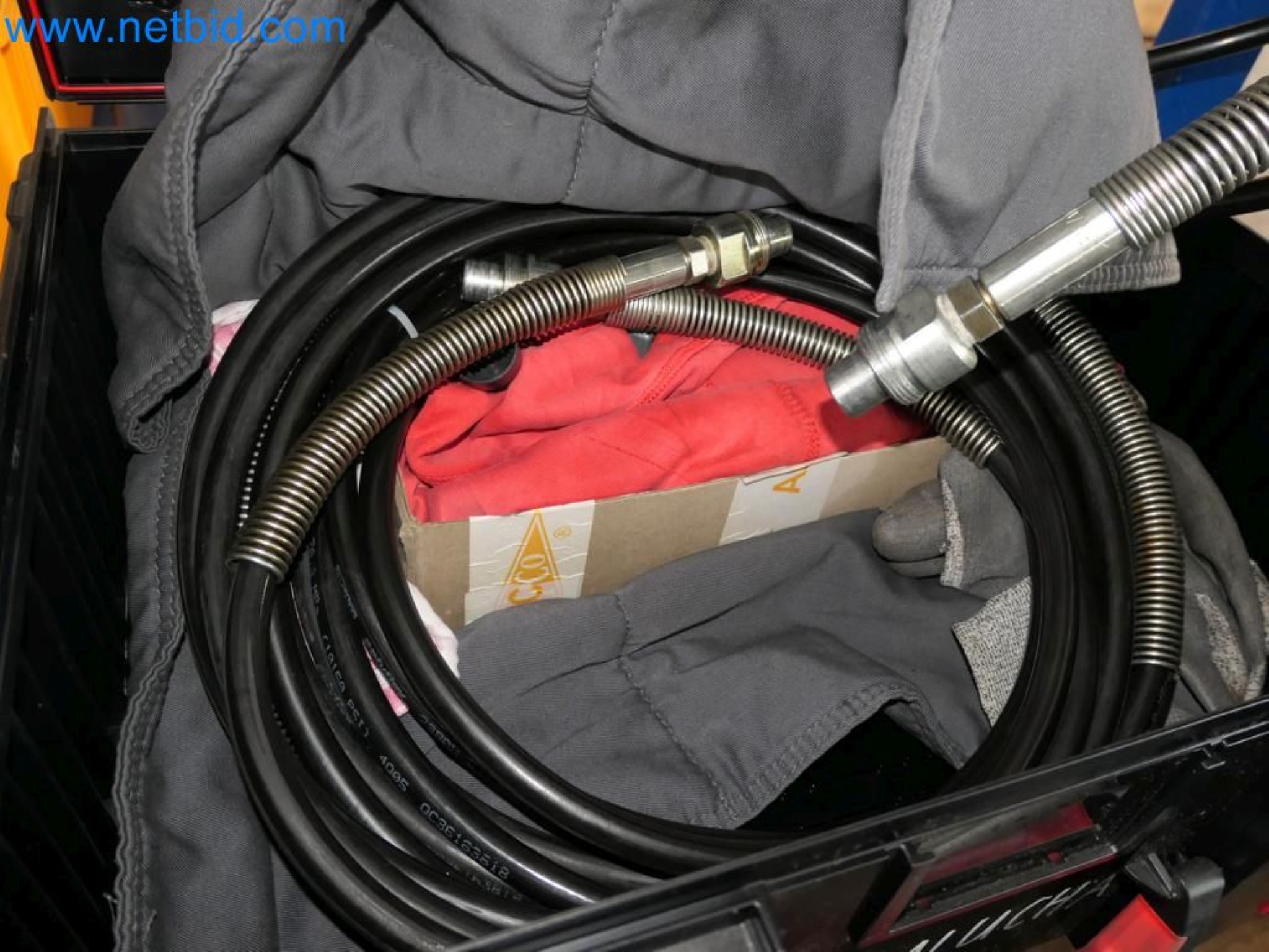 Kovozpracující stroje, vozidla a provozní a kancelářské vybavení-6