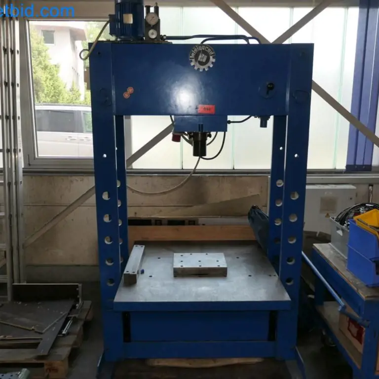 Hydraulický dílenský lis (vydáno dne 02.09.25) ZZR Bora Banja Luca GG1-1000kN
