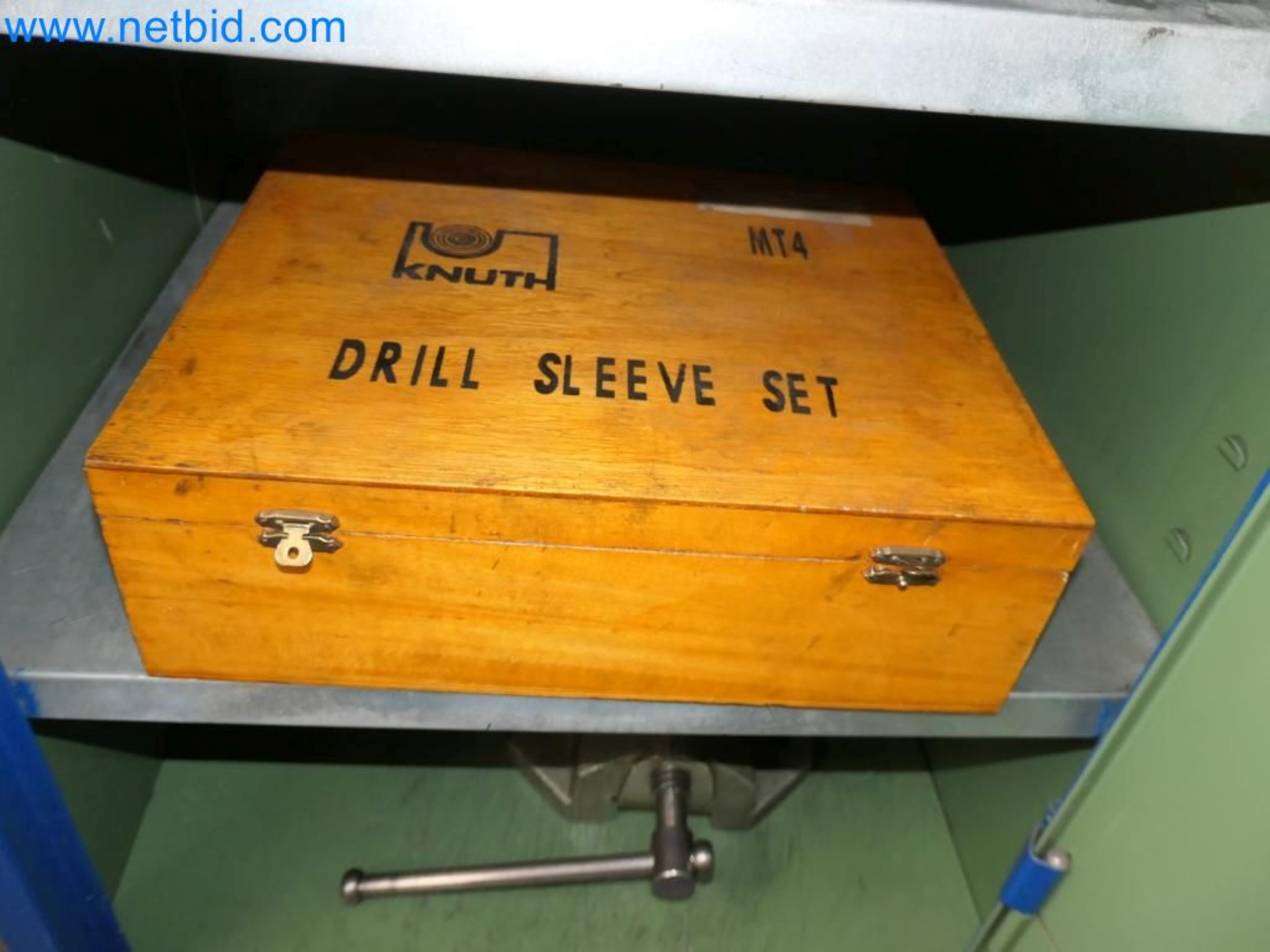 Kovozpracující stroje, vozidla a provozní a kancelářské vybavení-10