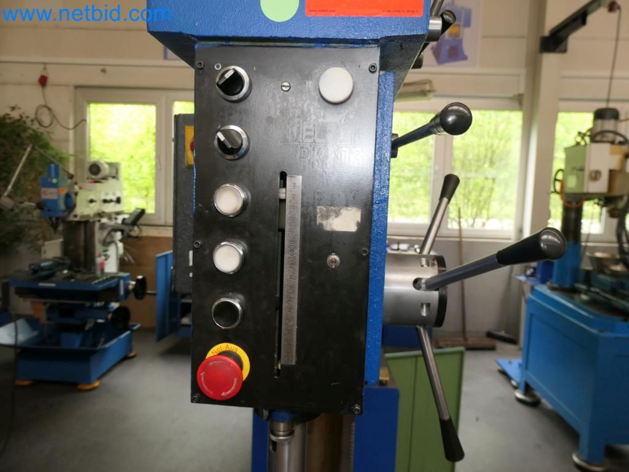 Kovozpracující stroje, vozidla a provozní a kancelářské vybavení-6