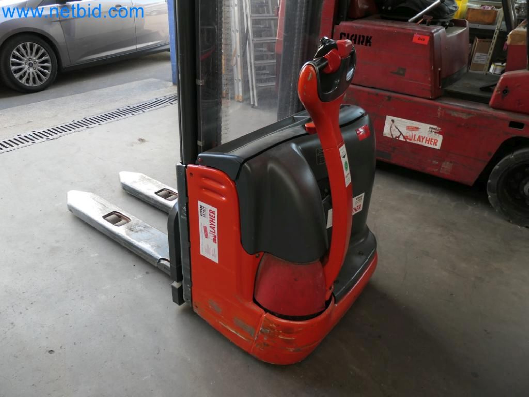 Kovozpracující stroje, vozidla a provozní a kancelářské vybavení-1