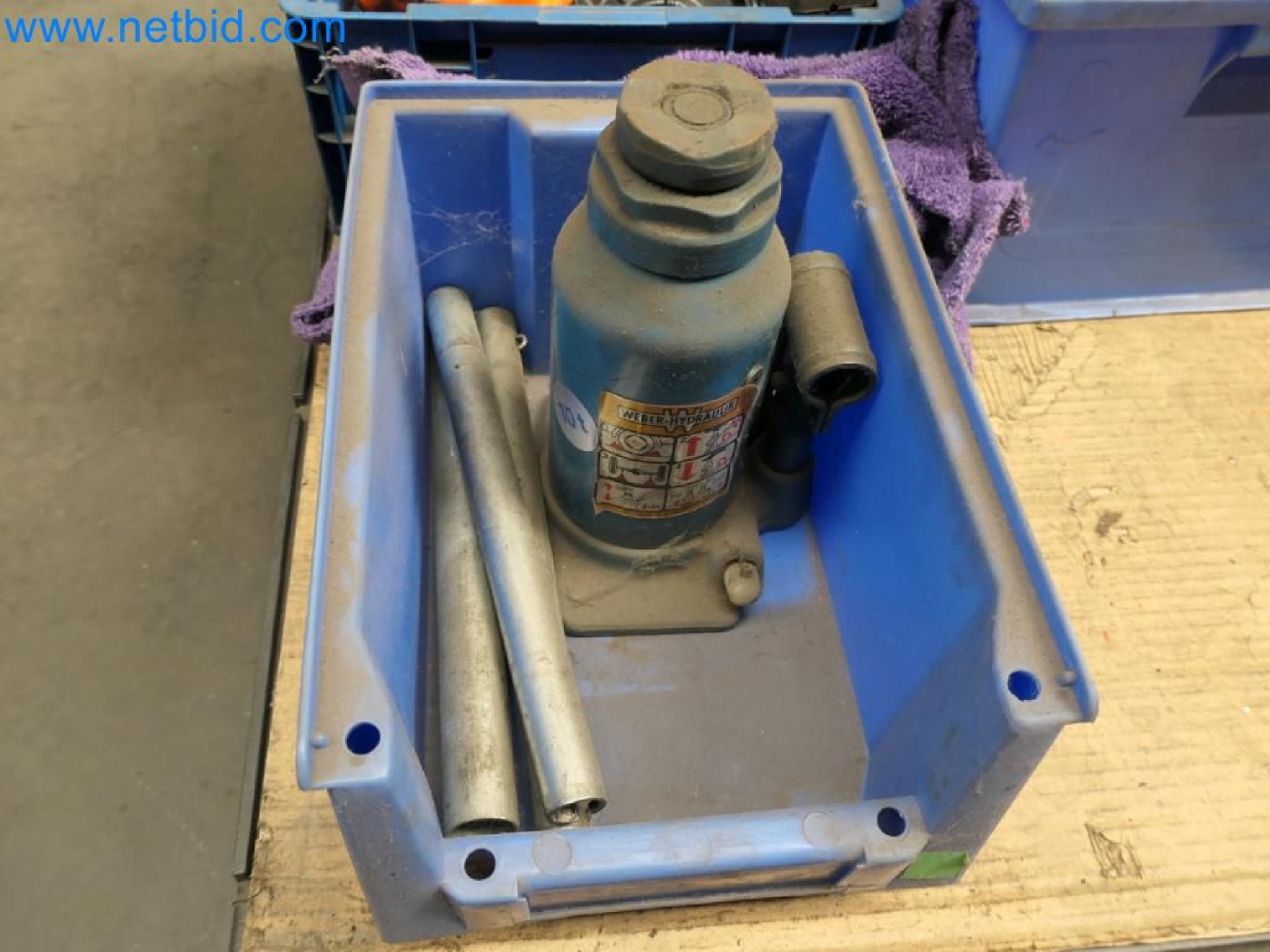 Kovozpracující stroje, vozidla a provozní a kancelářské vybavení-4