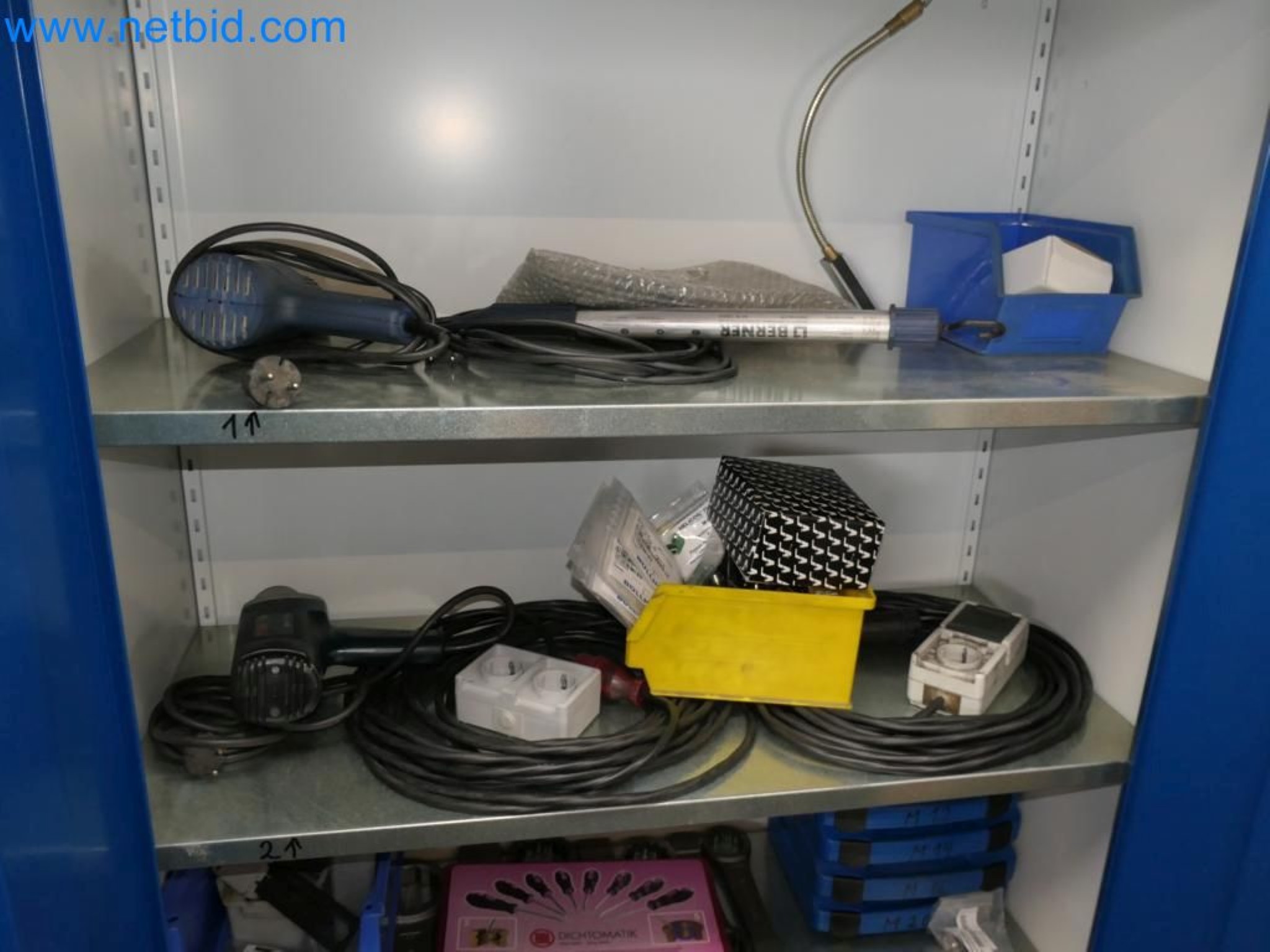 Kovozpracující stroje, vozidla a provozní a kancelářské vybavení-9