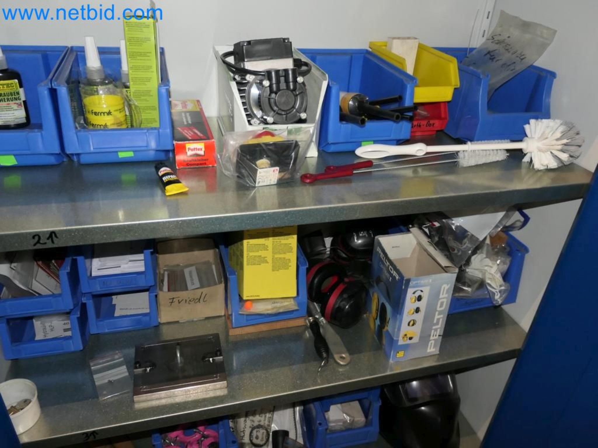 Kovozpracující stroje, vozidla a provozní a kancelářské vybavení-4