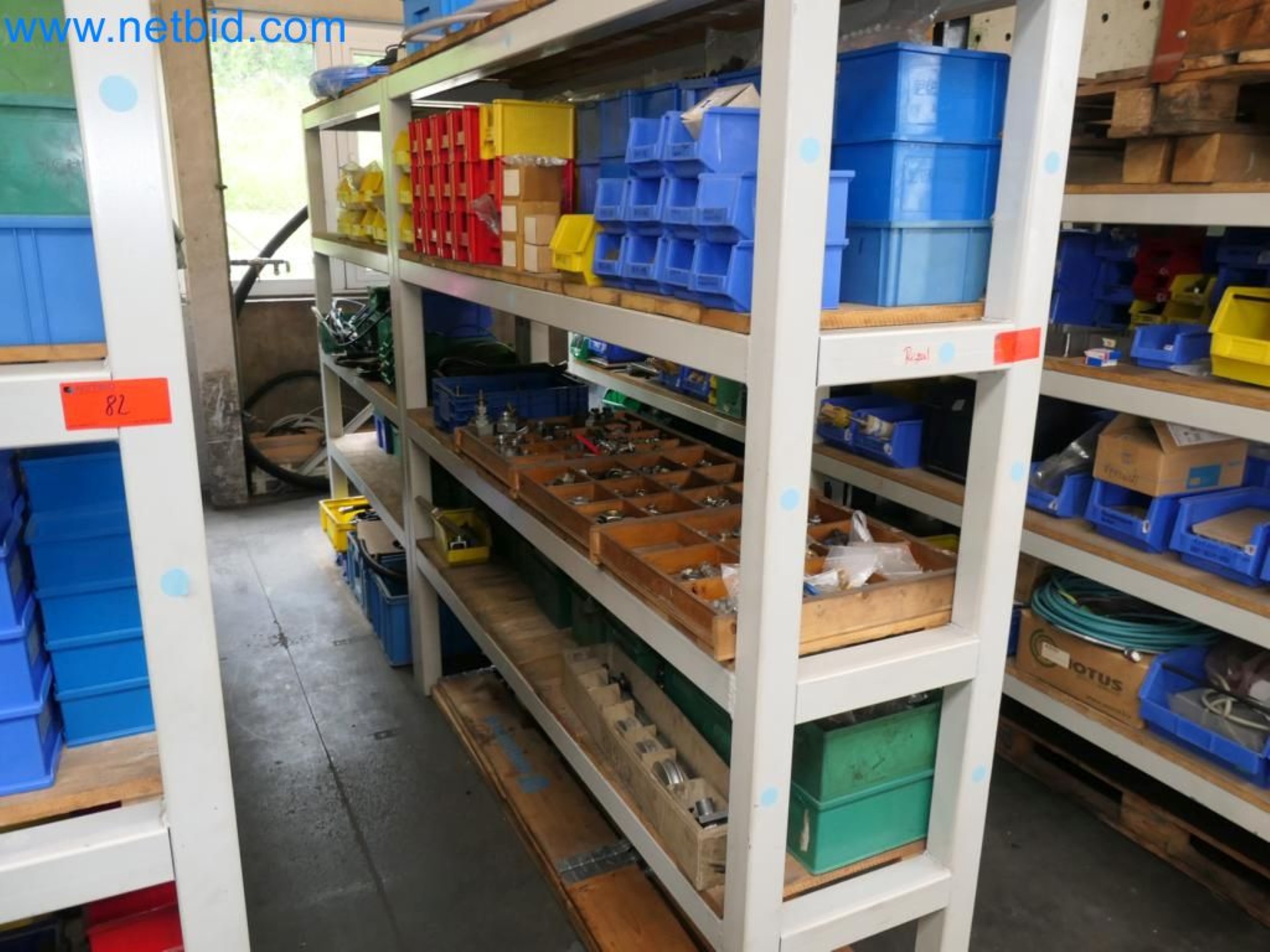 Kovozpracující stroje, vozidla a provozní a kancelářské vybavení-18