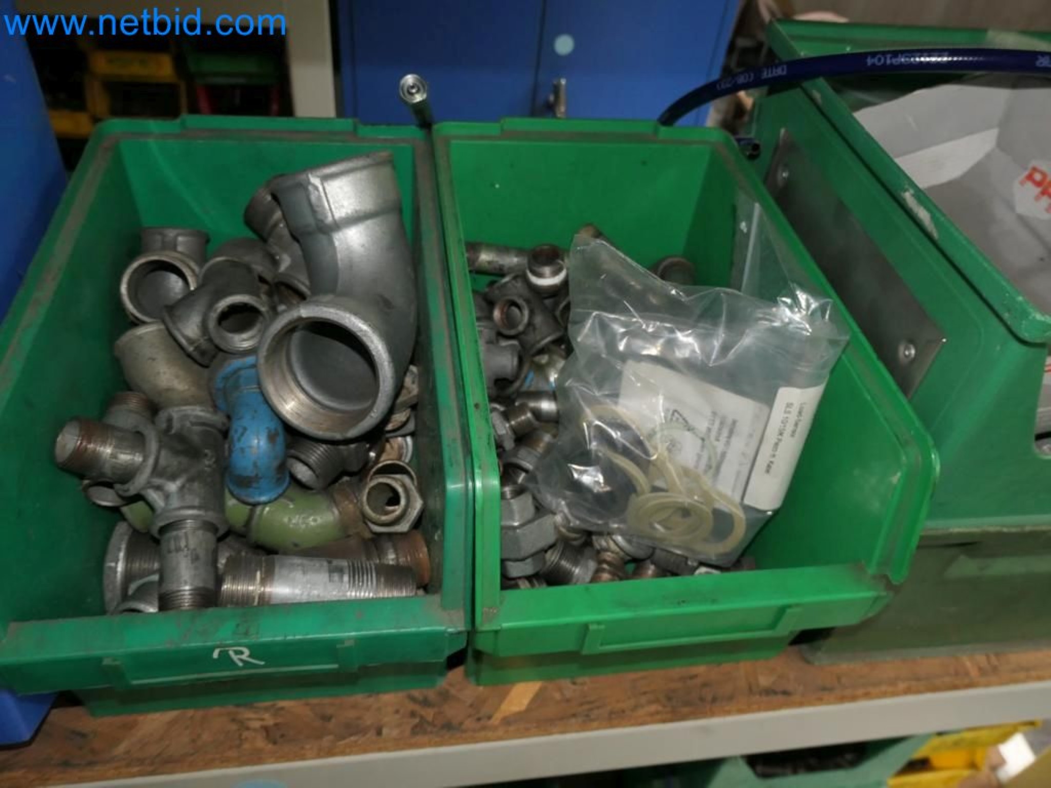 Kovozpracující stroje, vozidla a provozní a kancelářské vybavení-7