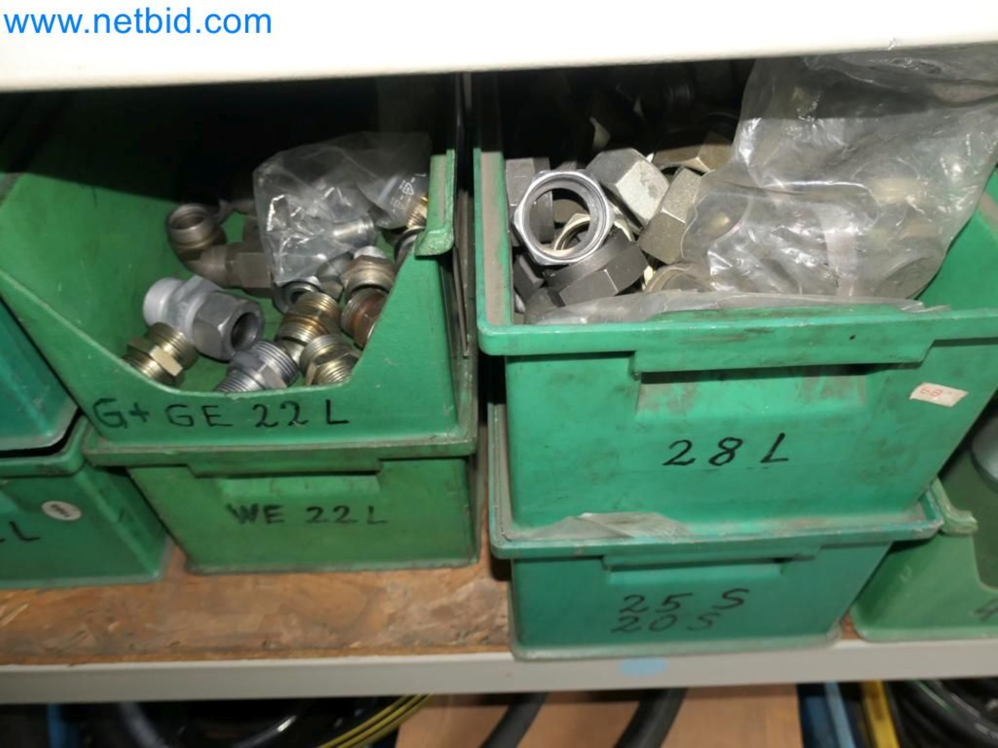 Kovozpracující stroje, vozidla a provozní a kancelářské vybavení-8