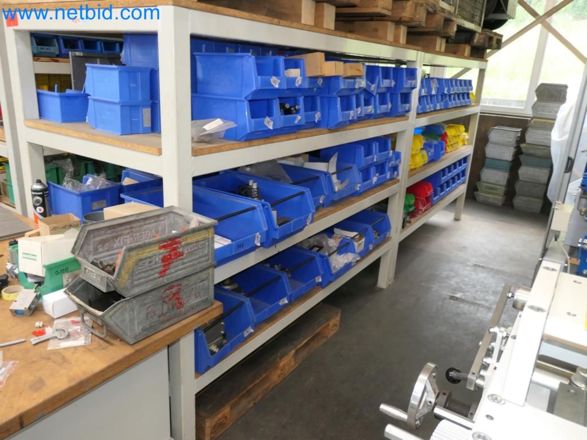 Kovozpracující stroje, vozidla a provozní a kancelářské vybavení-1