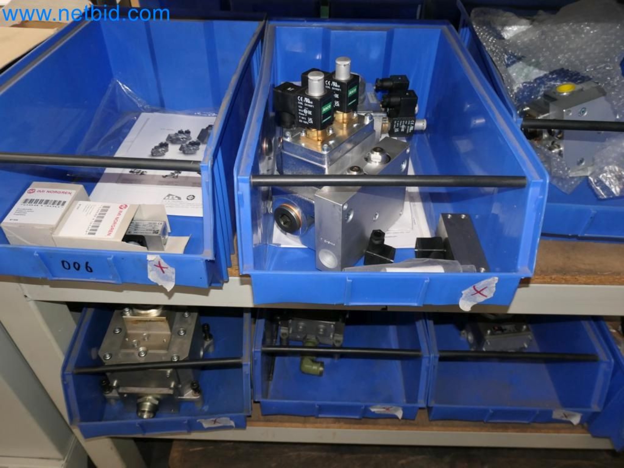 Kovozpracující stroje, vozidla a provozní a kancelářské vybavení-2