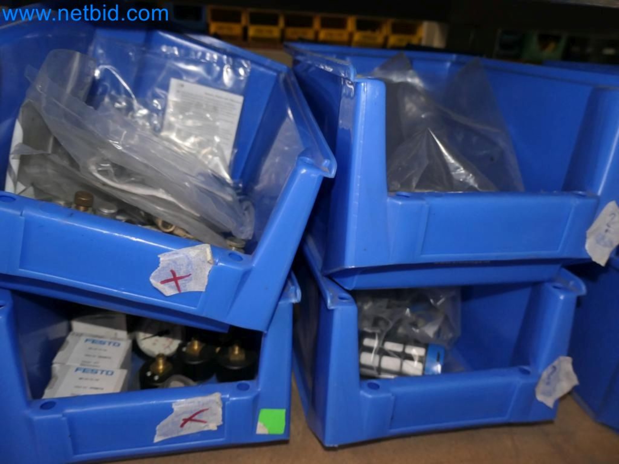 Kovozpracující stroje, vozidla a provozní a kancelářské vybavení-4