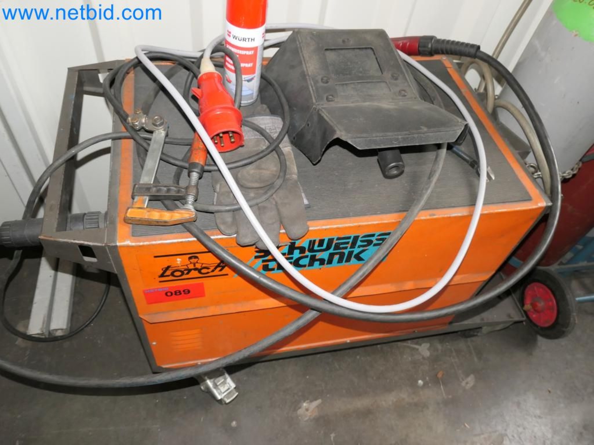 Kovozpracující stroje, vozidla a provozní a kancelářské vybavení-2