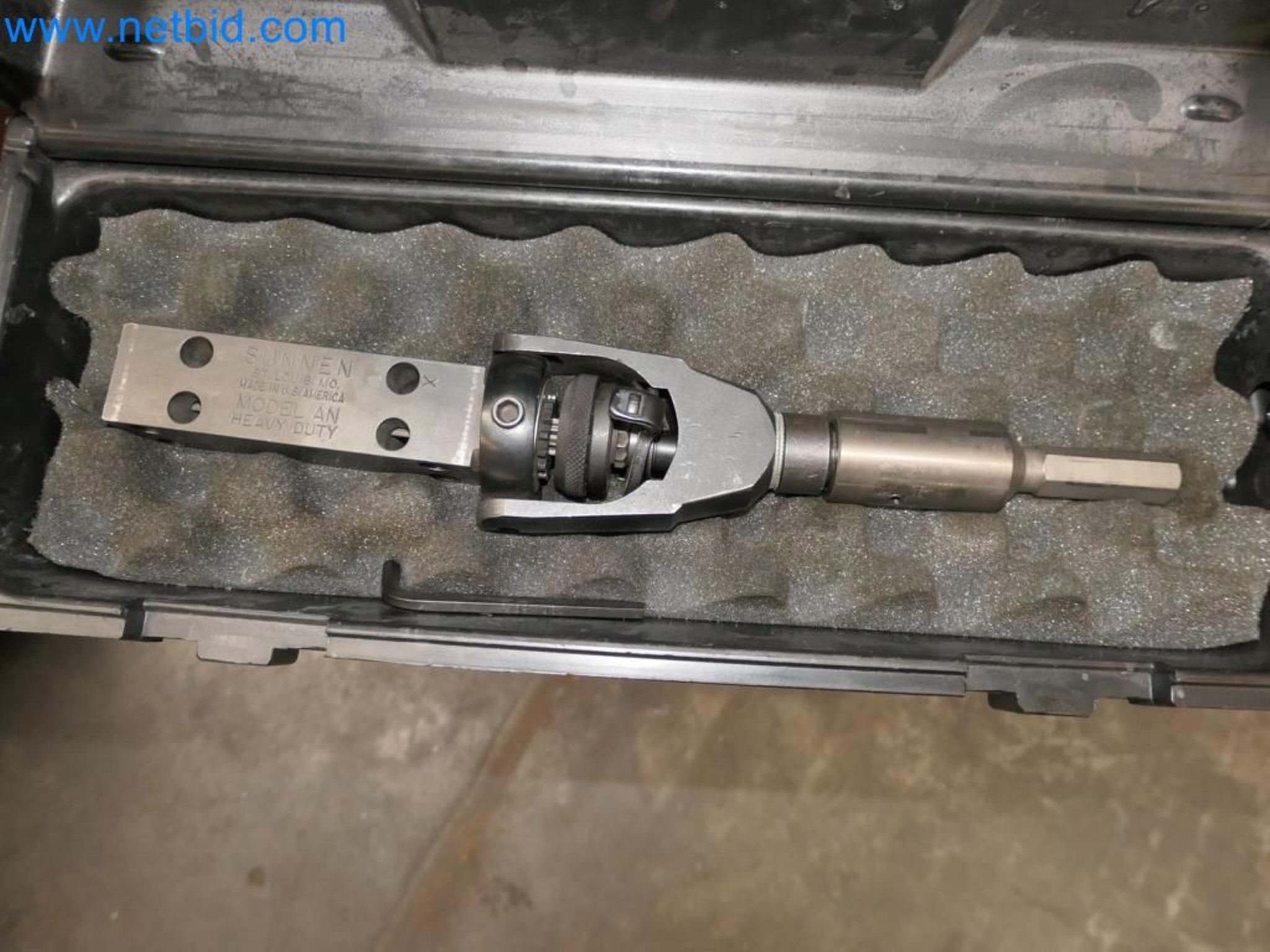 Kovozpracující stroje, vozidla a provozní a kancelářské vybavení-2