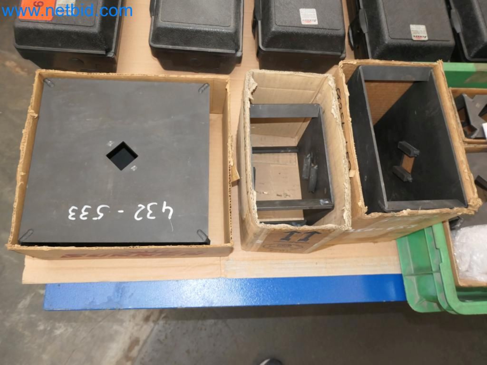 Kovozpracující stroje, vozidla a provozní a kancelářské vybavení-7