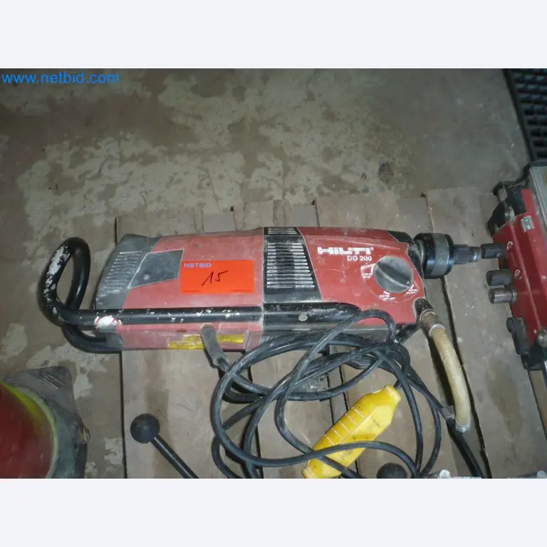 Gemotoriseerde kabellieren, bouwmachines, bouwuitrusting, barrièremateriaal en voertuigen-1