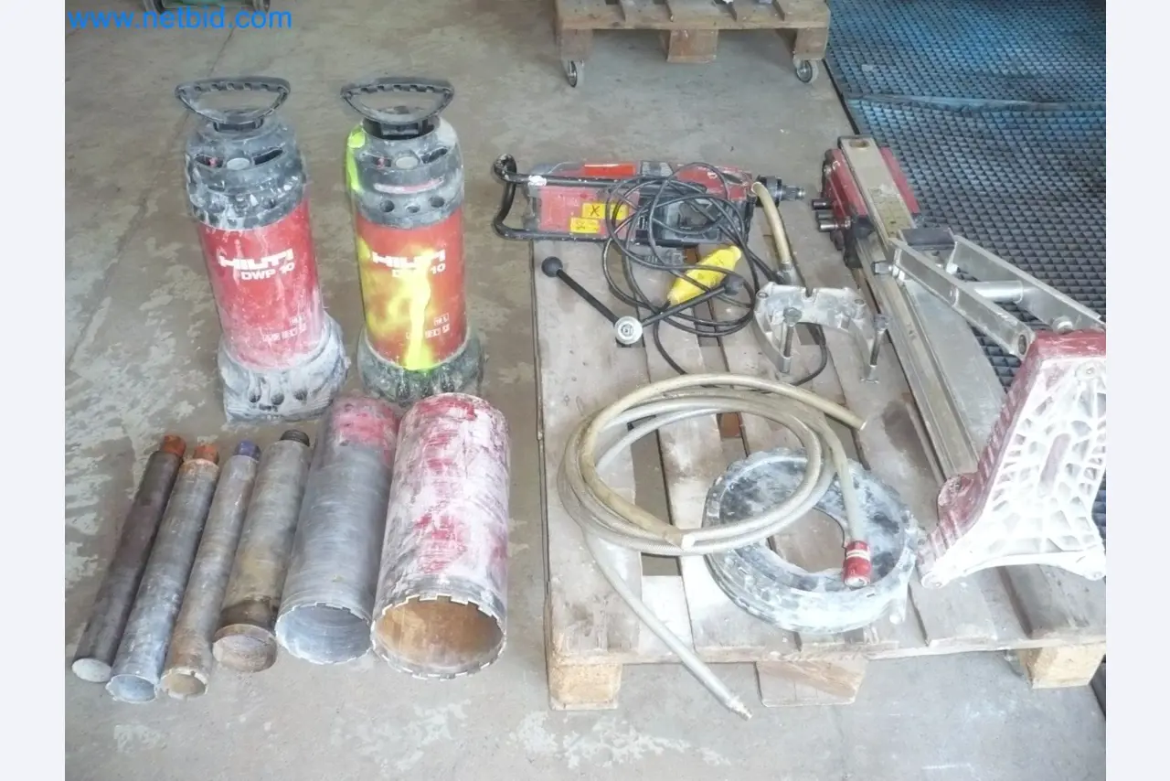 Gemotoriseerde kabellieren, bouwmachines, bouwuitrusting, barrièremateriaal en voertuigen-2