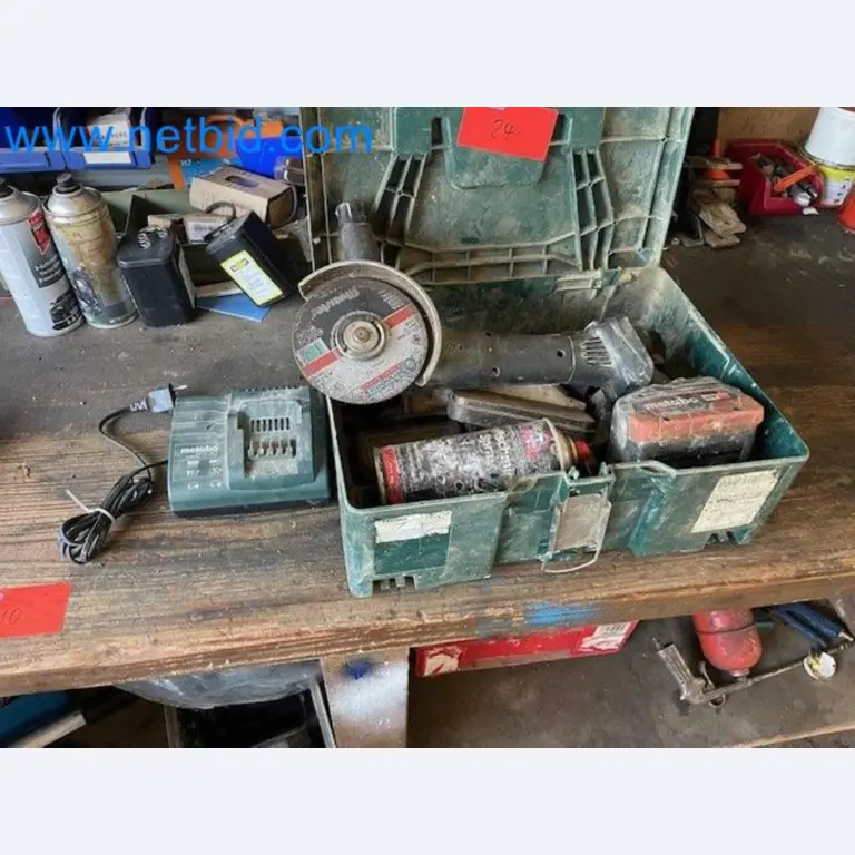 Gemotoriseerde kabellieren, bouwmachines, bouwuitrusting, barrièremateriaal en voertuigen-1