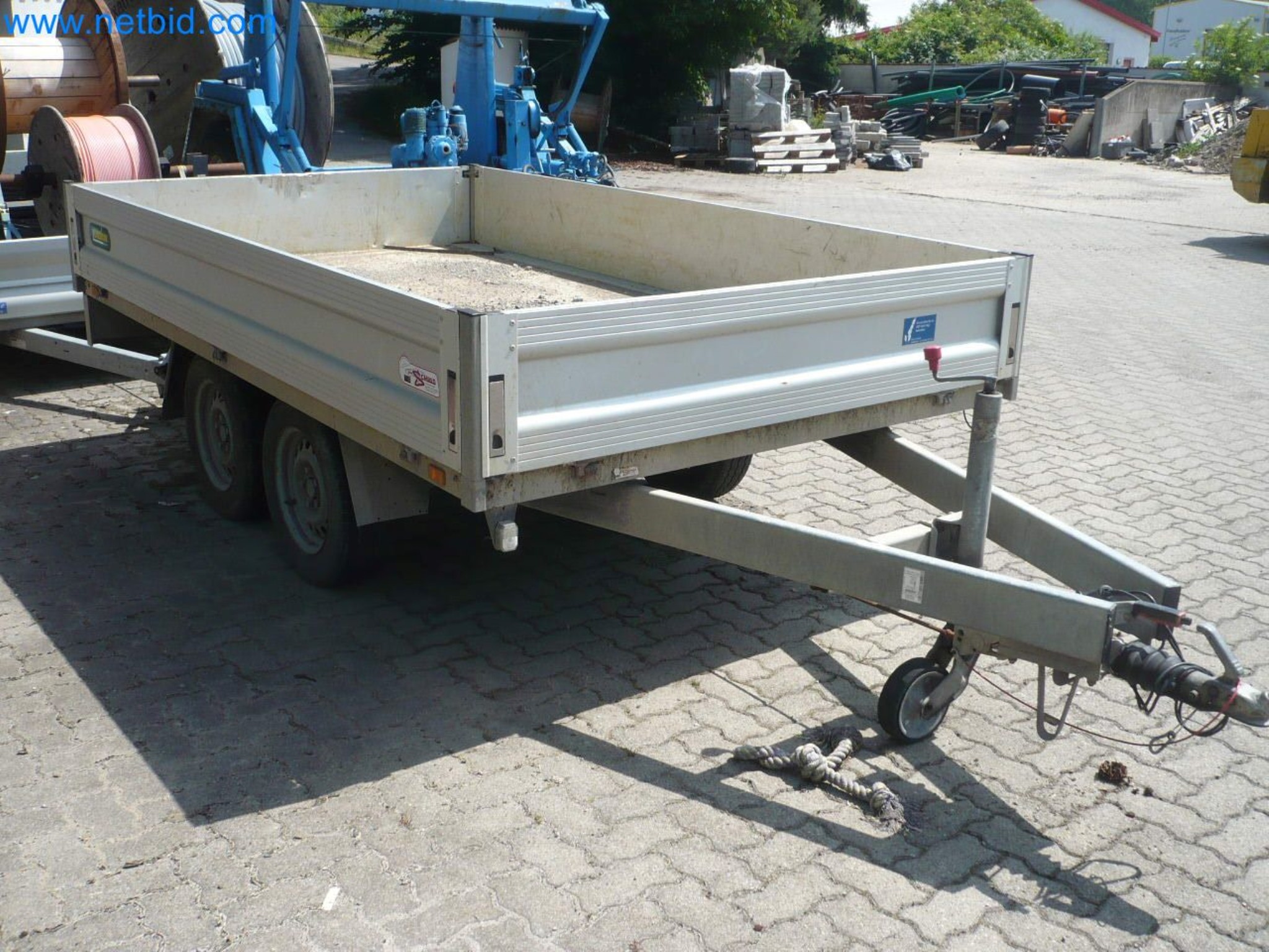 Motorové lanové navijáky, stavební stroje, stavební zařízení, bariérový materiál a vozidla-2