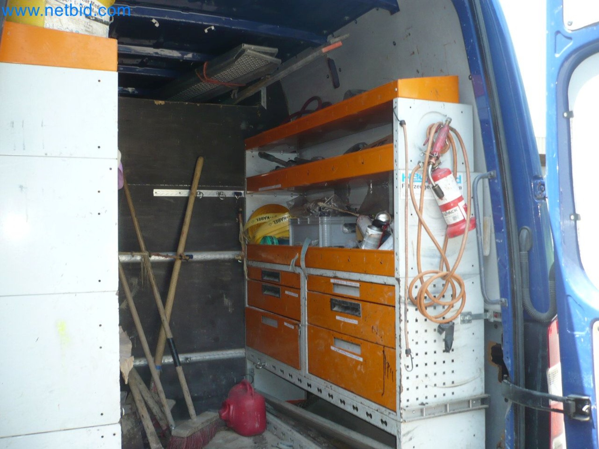 Motorové lanové navijáky, stavební stroje, stavební zařízení, bariérový materiál a vozidla-4