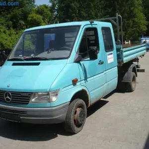 Tovornjak s samooskrbo Daimler Chrysler 410D