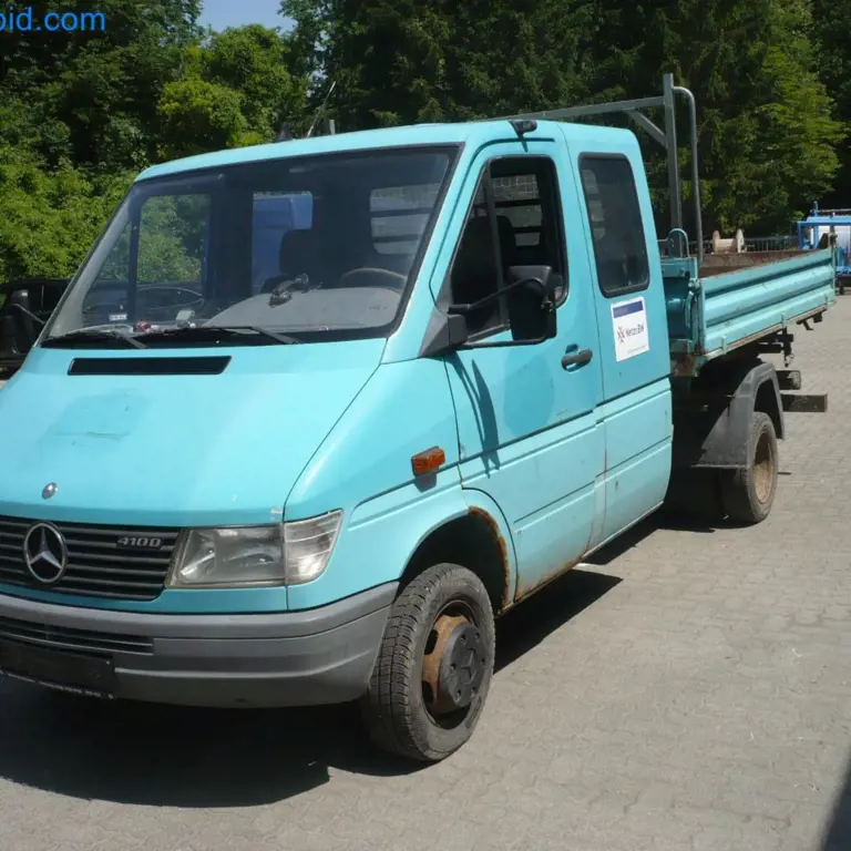 Tovornjak s samooskrbo Daimler Chrysler 410D