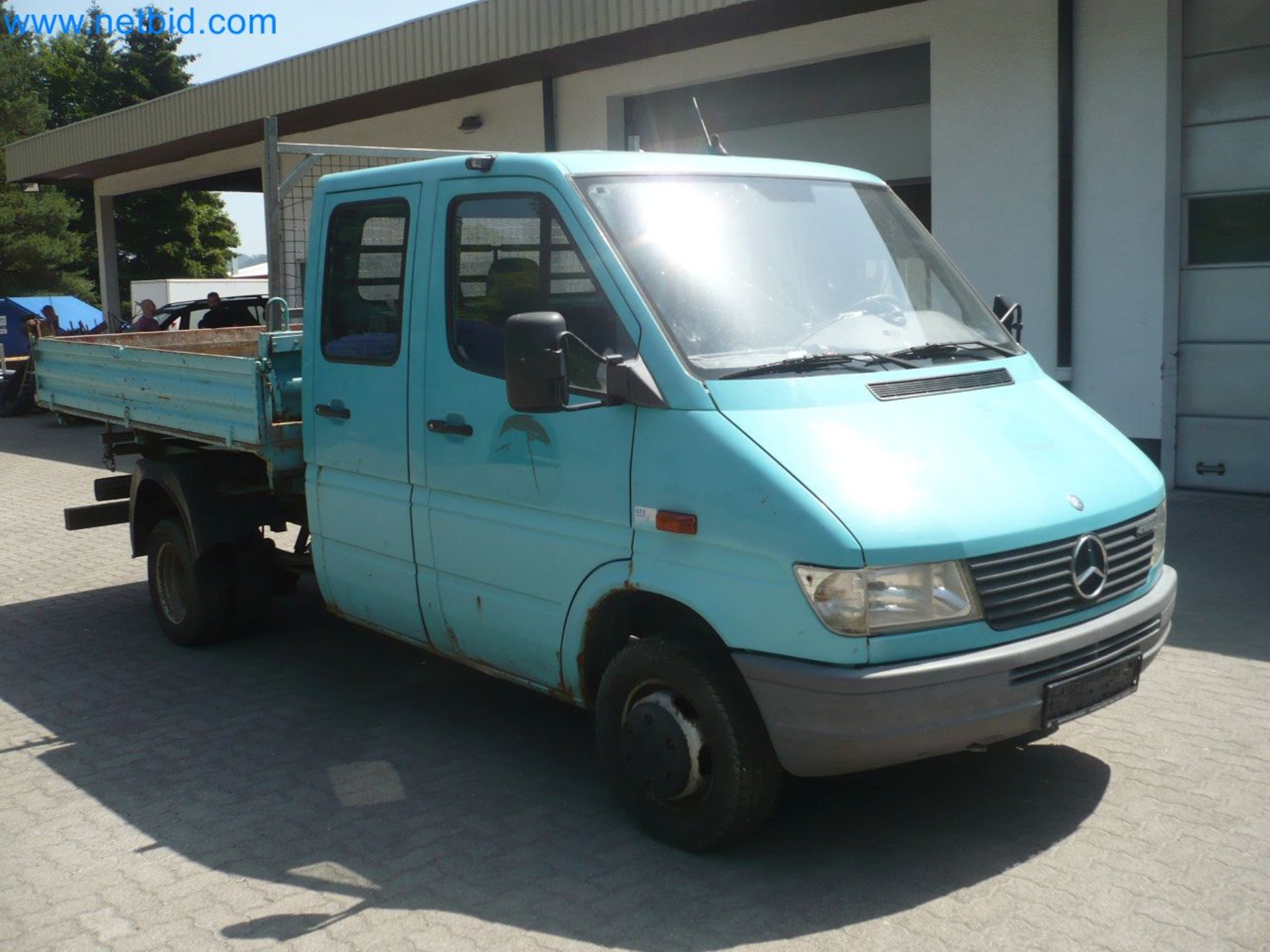 Motorové lanové navijáky, stavební stroje, stavební zařízení, bariérový materiál a vozidla-2