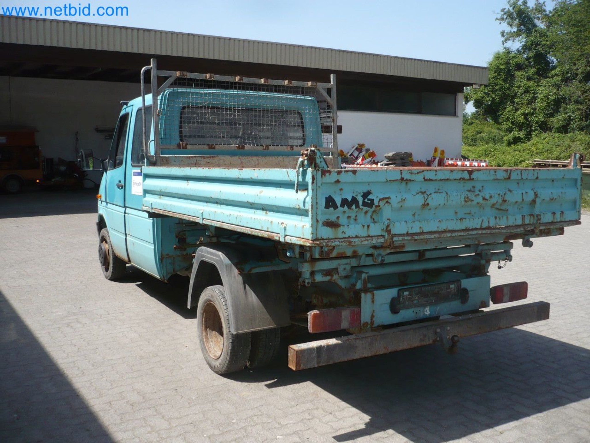 Motorové lanové navijáky, stavební stroje, stavební zařízení, bariérový materiál a vozidla-4