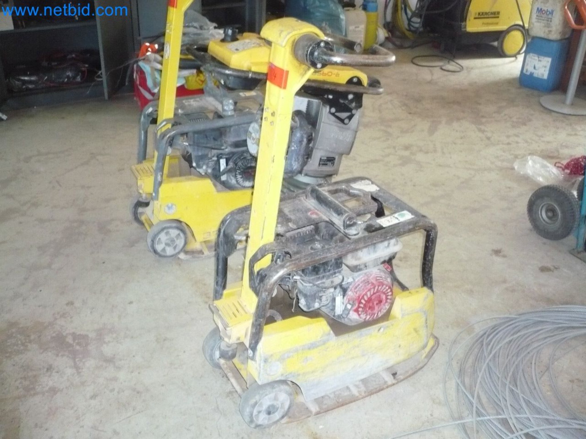 Motorové lanové navijáky, stavební stroje, stavební zařízení, bariérový materiál a vozidla-1