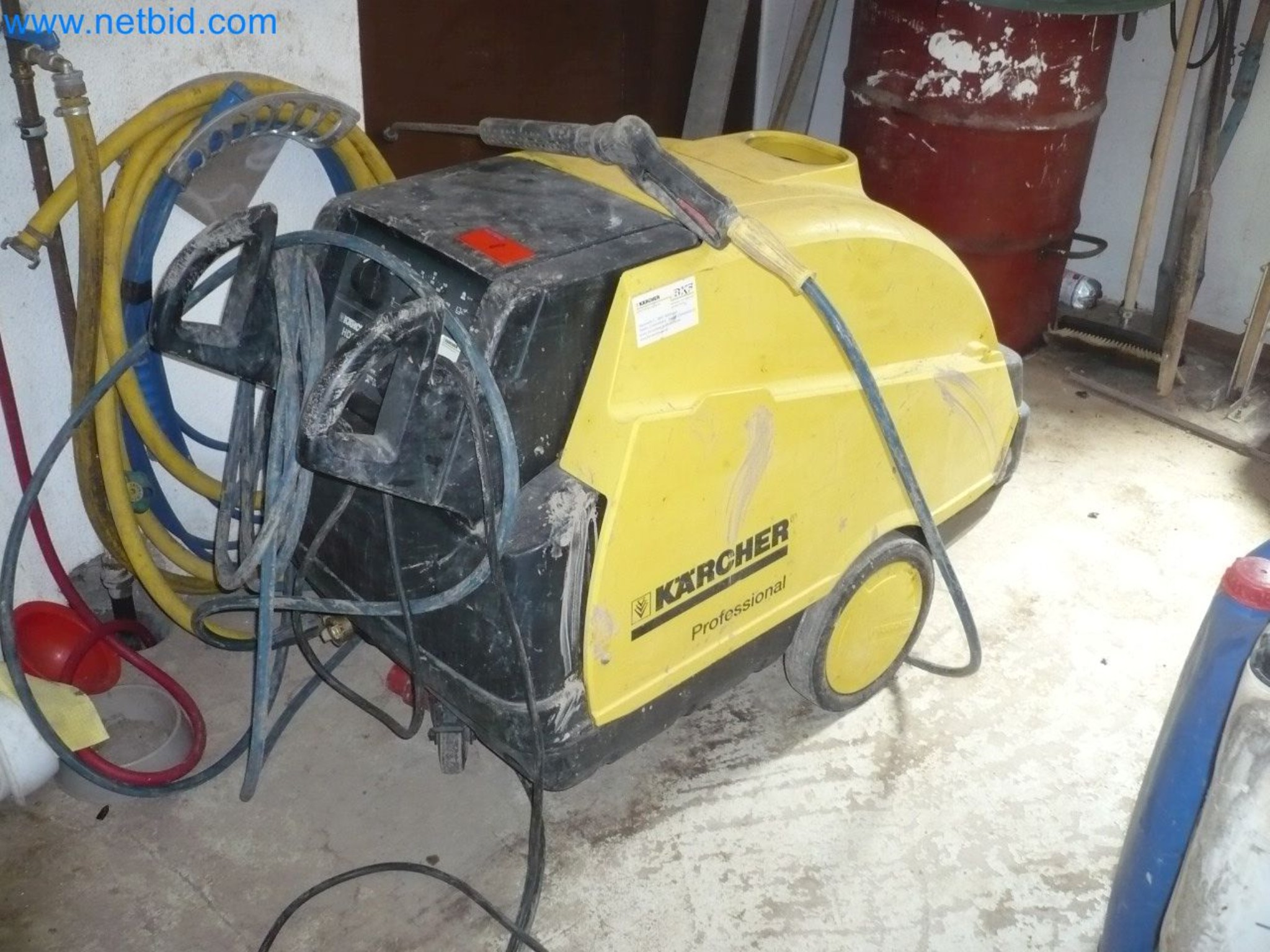 Motorové lanové navijáky, stavební stroje, stavební zařízení, bariérový materiál a vozidla-1