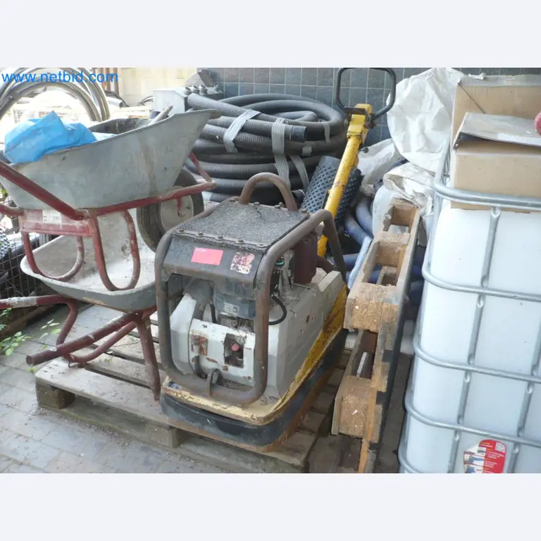 Gemotoriseerde kabellieren, bouwmachines, bouwuitrusting, barrièremateriaal en voertuigen-1