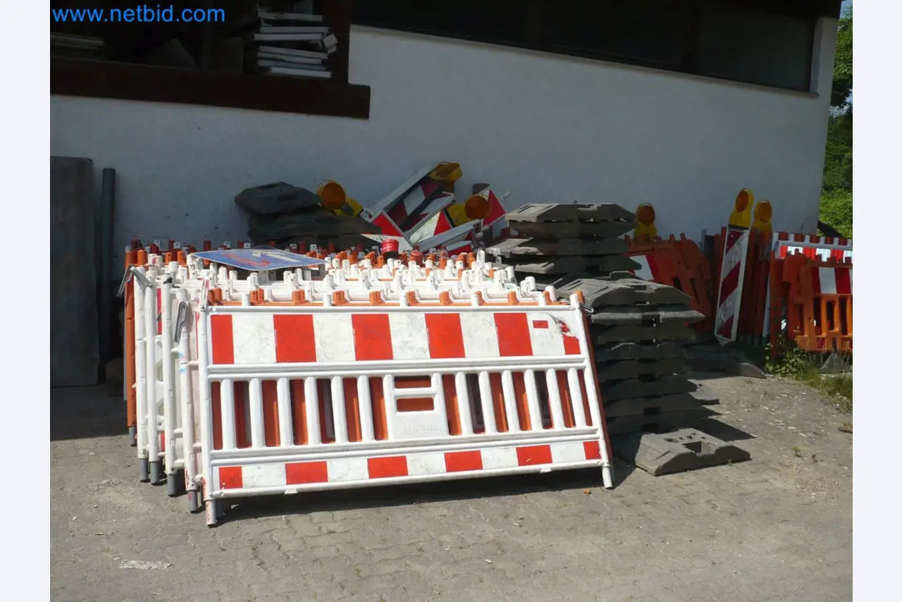 Tornos de cable motorizados, maquinaria de construcción, equipos de construcción, material de barrera y vehículos-1